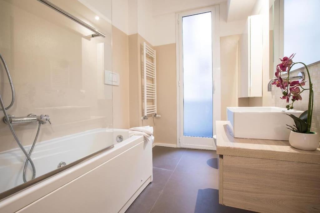 My Trastevere Three Bedroom View Apartment -Top Collection Рим Экстерьер фото